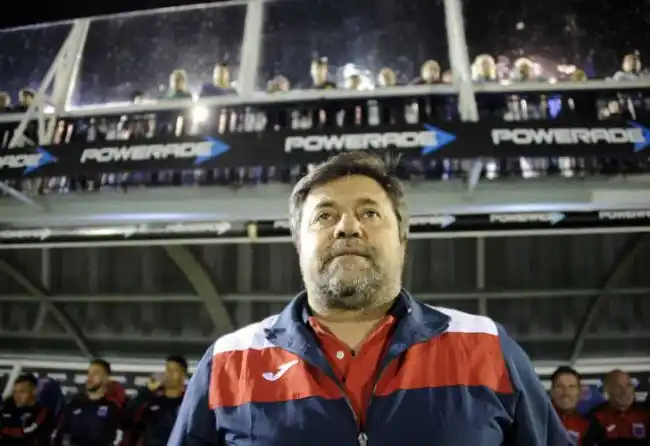 Tras la derrota ante Colón, Caruso Lombardi se va de Tigre