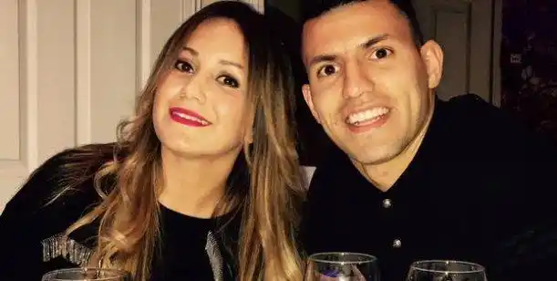 Romántico mensaje del Kun Agüero a Karina