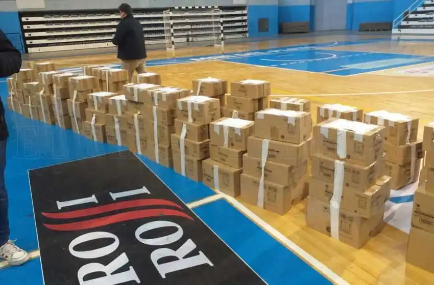 Se repartieron 3000 lámparas LED entre 49 entidades deportivas de la ciudad