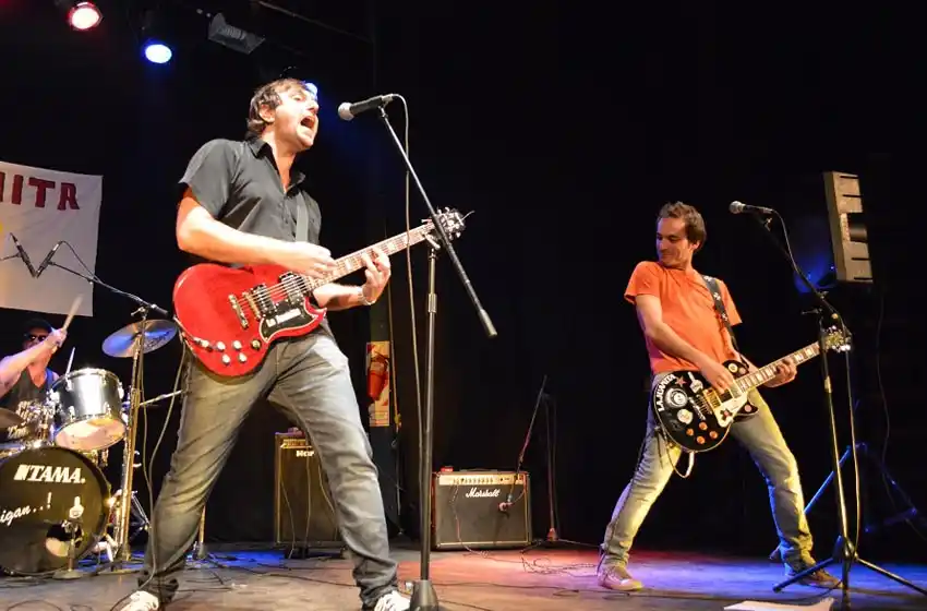 Miércoles a puro punk rock