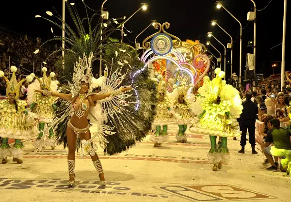 Proponen declarar a Gualeguaychú Capital Nacional del Carnaval