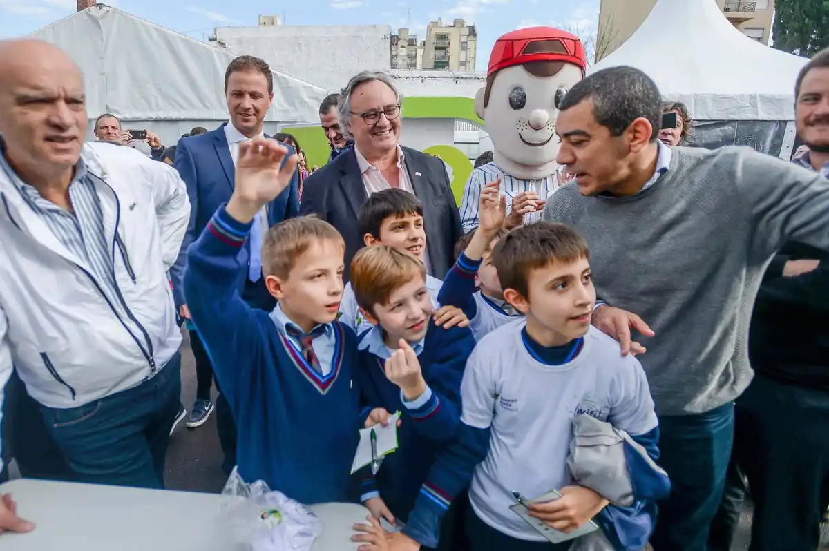 Proyecto "WiFi Provincia": Brindarán conectividad a espacios públicos de la provincia