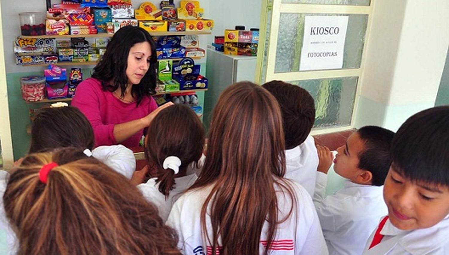 Proponen que las escuelas vendan alimentos más saludables