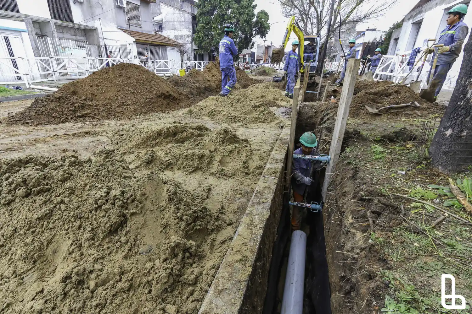 Comenzaron a ejecutarse las obras de la red cloacal en Lanús oeste