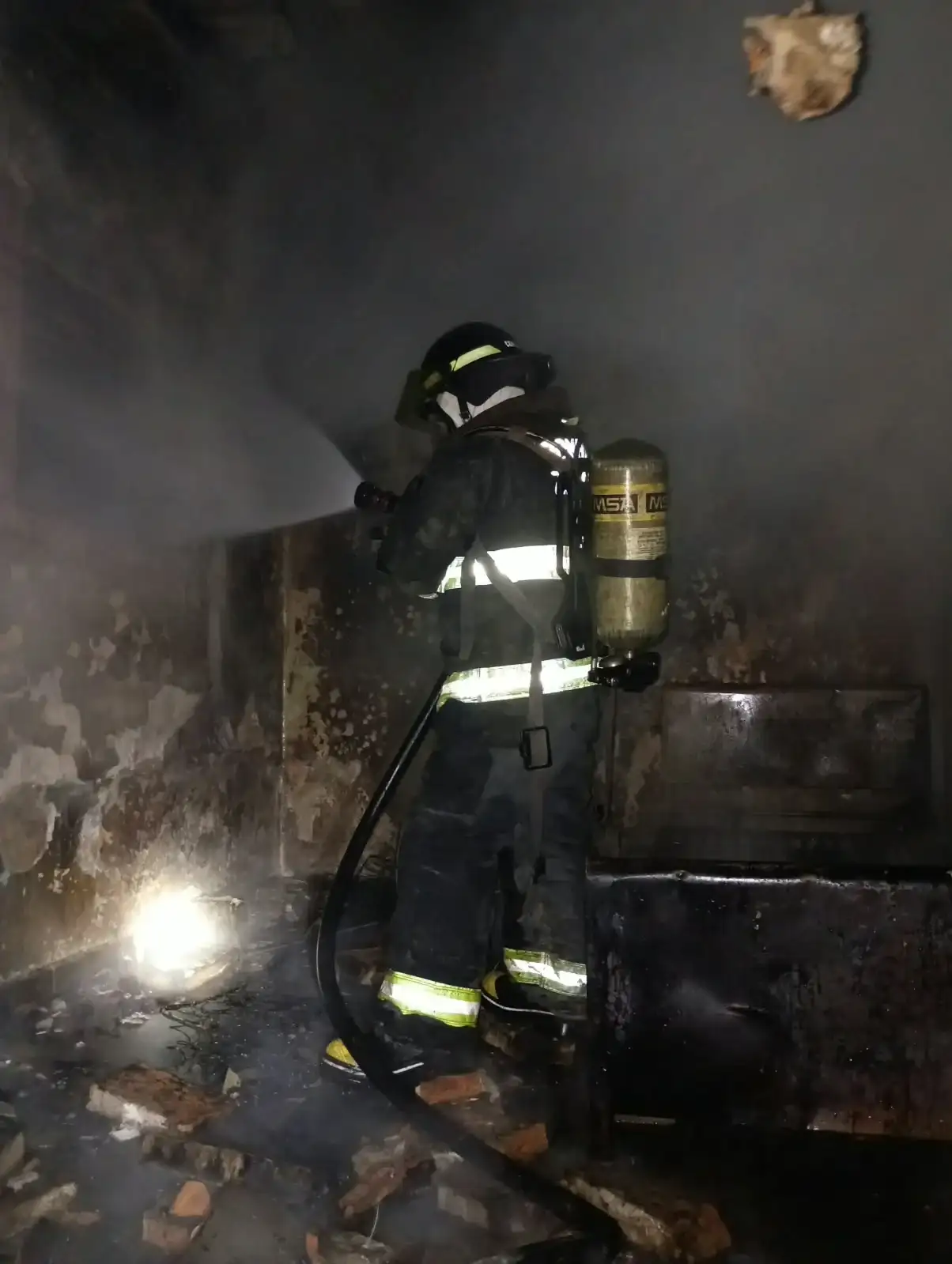 Incendio en una vivienda abandonada de Rafaela: una habitación quedó totalmente destruida - 2