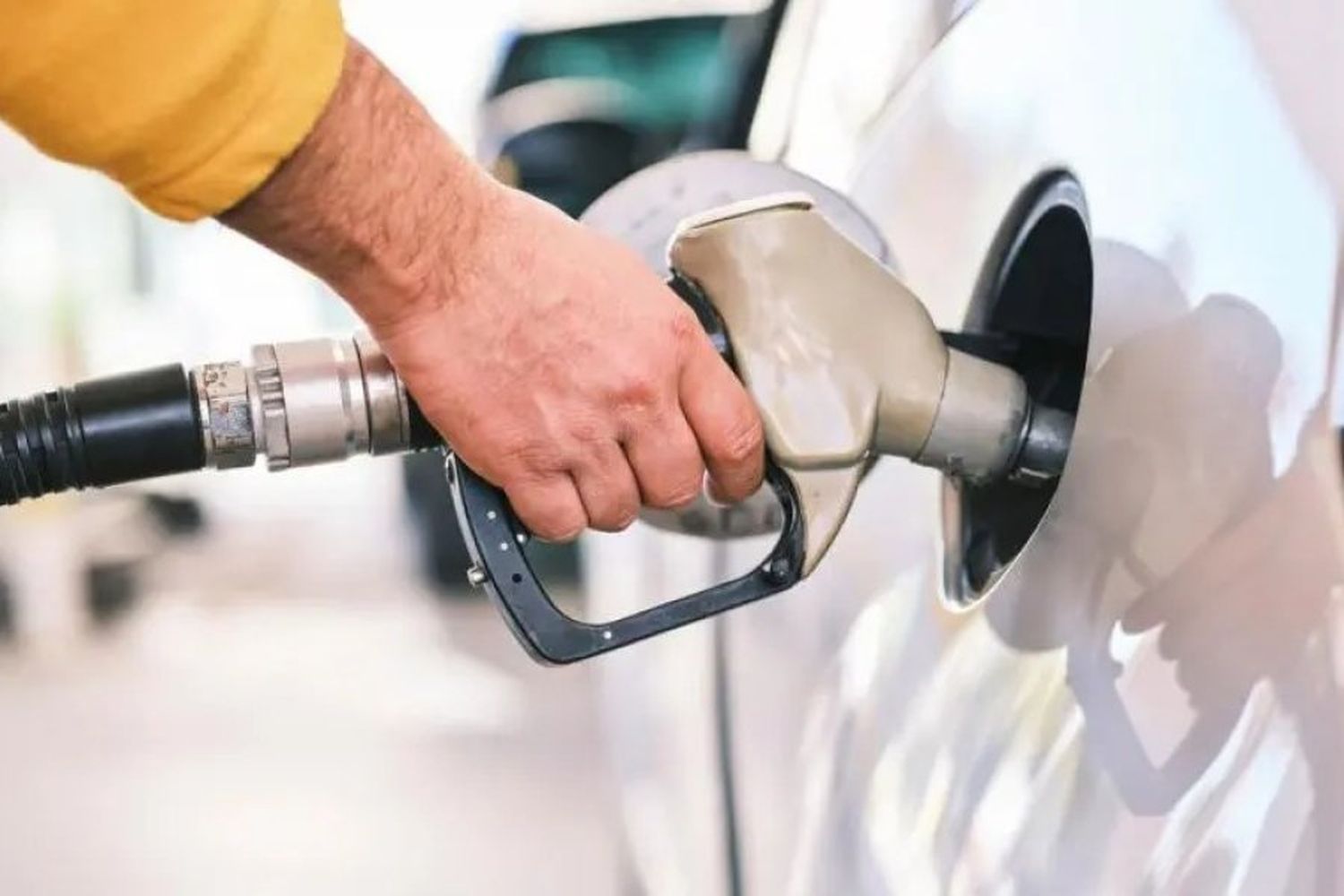 Arrancó noviembre con una nueva suba del combustible, ¿cuánto aumentó?