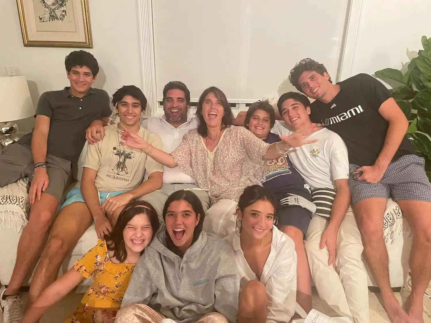 Malena Legarre, Narciso Muñoz y sus ocho hijos en Miami.