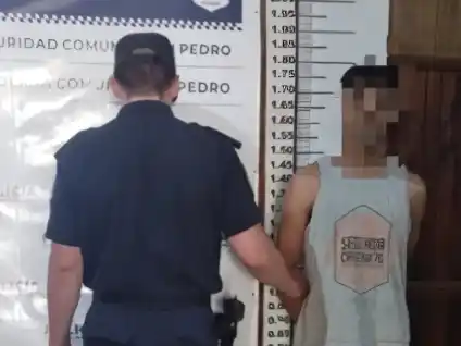El sujeto fue aprehendido y trasladado a la Comisaría.
