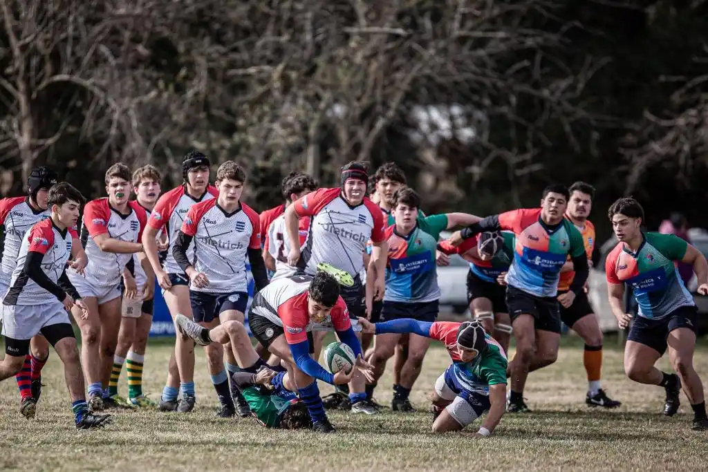 Amistoso en Cazadores: jugadores del TARHC sumaron experiencia en la Unión de Rugby del Sur