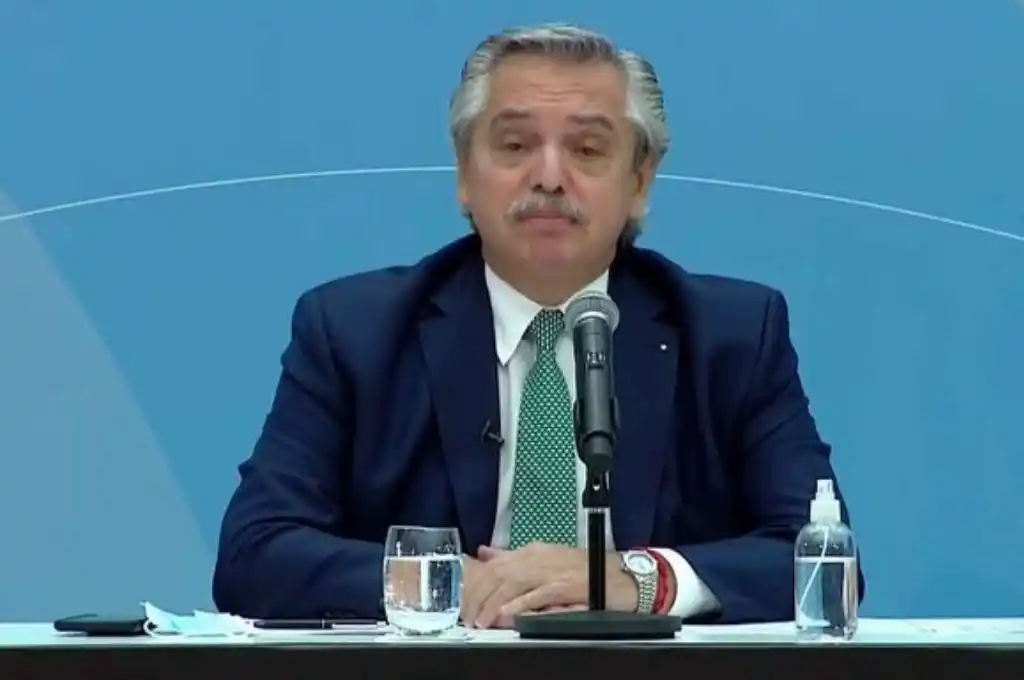 Fernández anunció un bono de $6.500 al personal de Salud durante tres meses