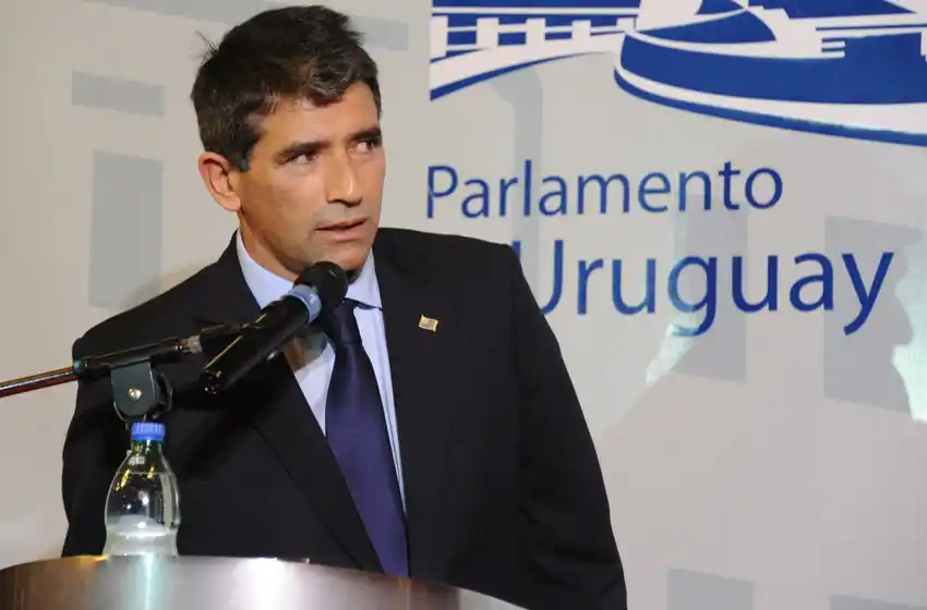 El vicepresidente de Uruguay presentó su renuncia