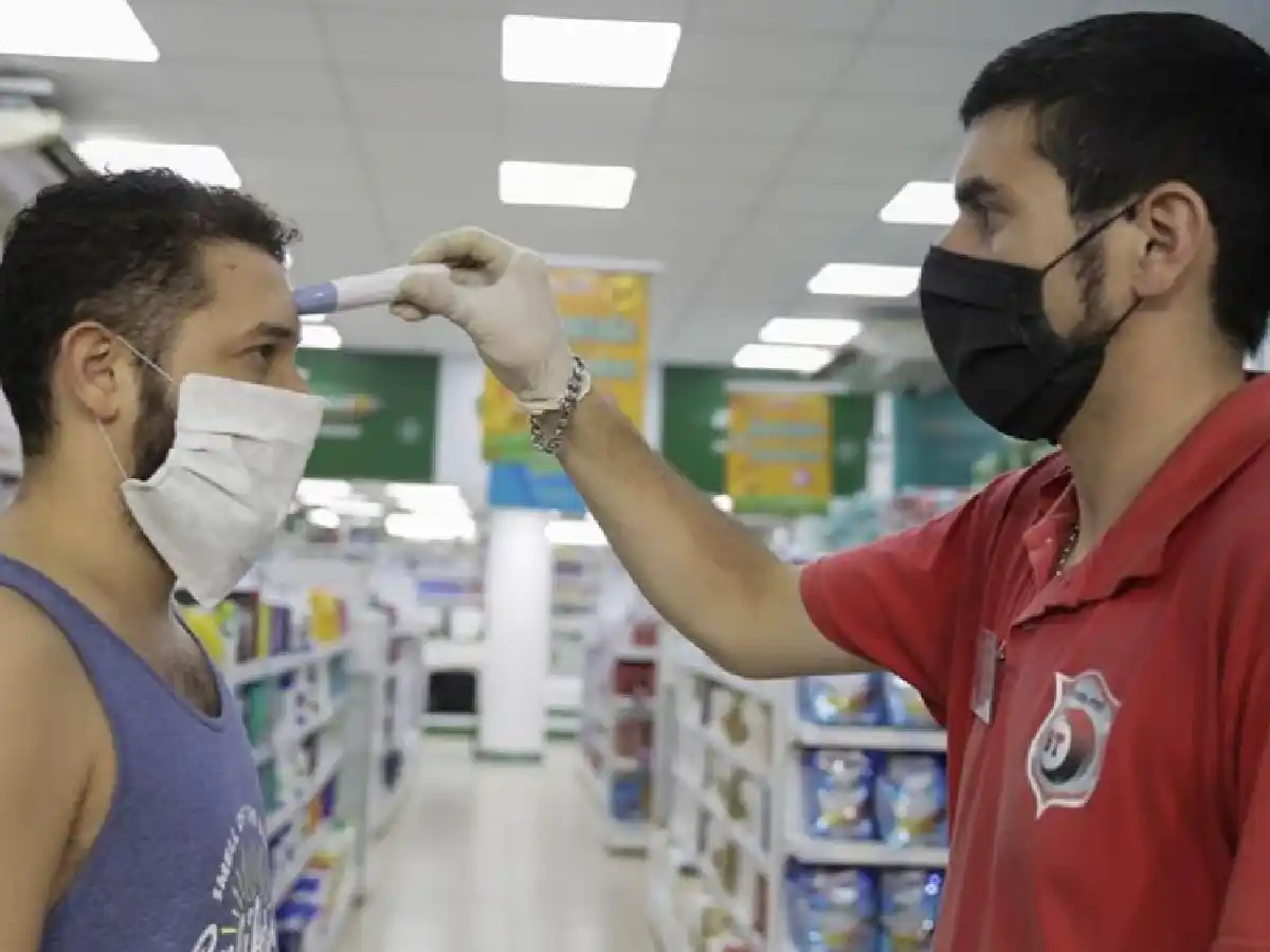 Cuáles son los dos nuevos síntomas de coronavirus que definió la OMS