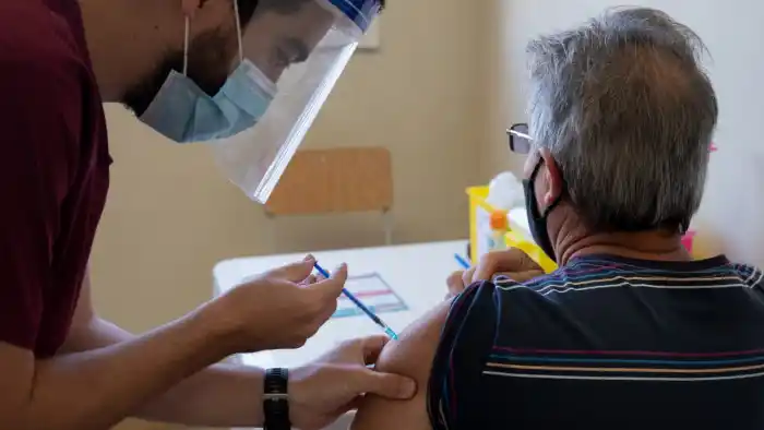Extranjeros ya pueden inscribirse en la campaña de vacunación bonaerense