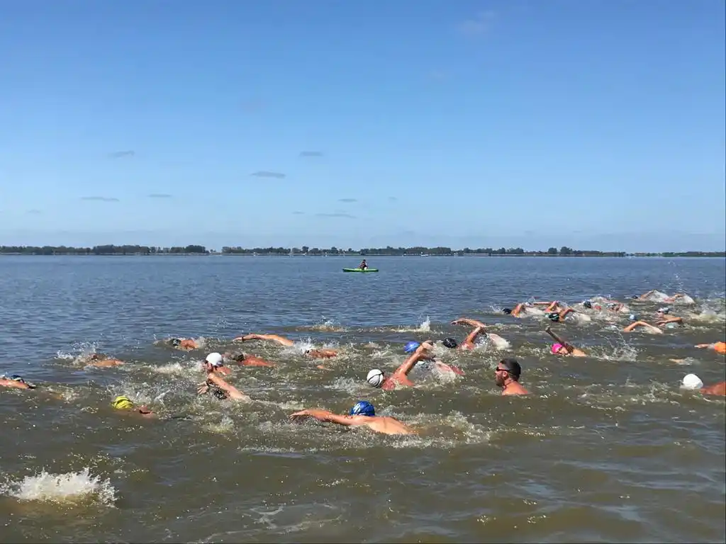 Vuelve el Cruce de la Laguna “Domingo Catalino”: más de 200 nadadores competirán en Chascomús
