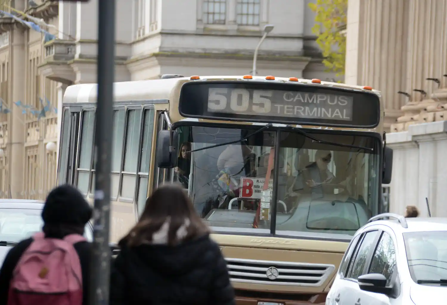 La línea 505 del transporte público de pasajeros modificará temporalmente su recorrido debido a un corte de tránsito.