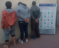 Arrojaron piedras a la Policía, lesionaron a un efectivo y fueron aprehendidos