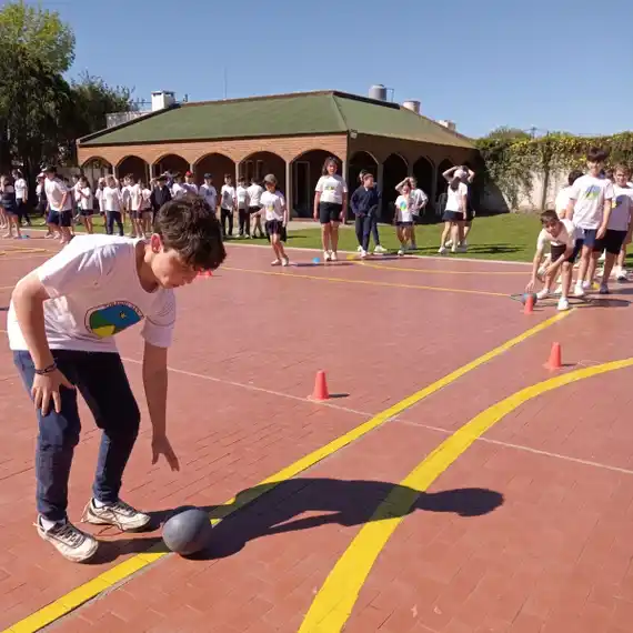El Colegio San José celebró el Día de la Educación Física con una jornada activa en “El Campito”