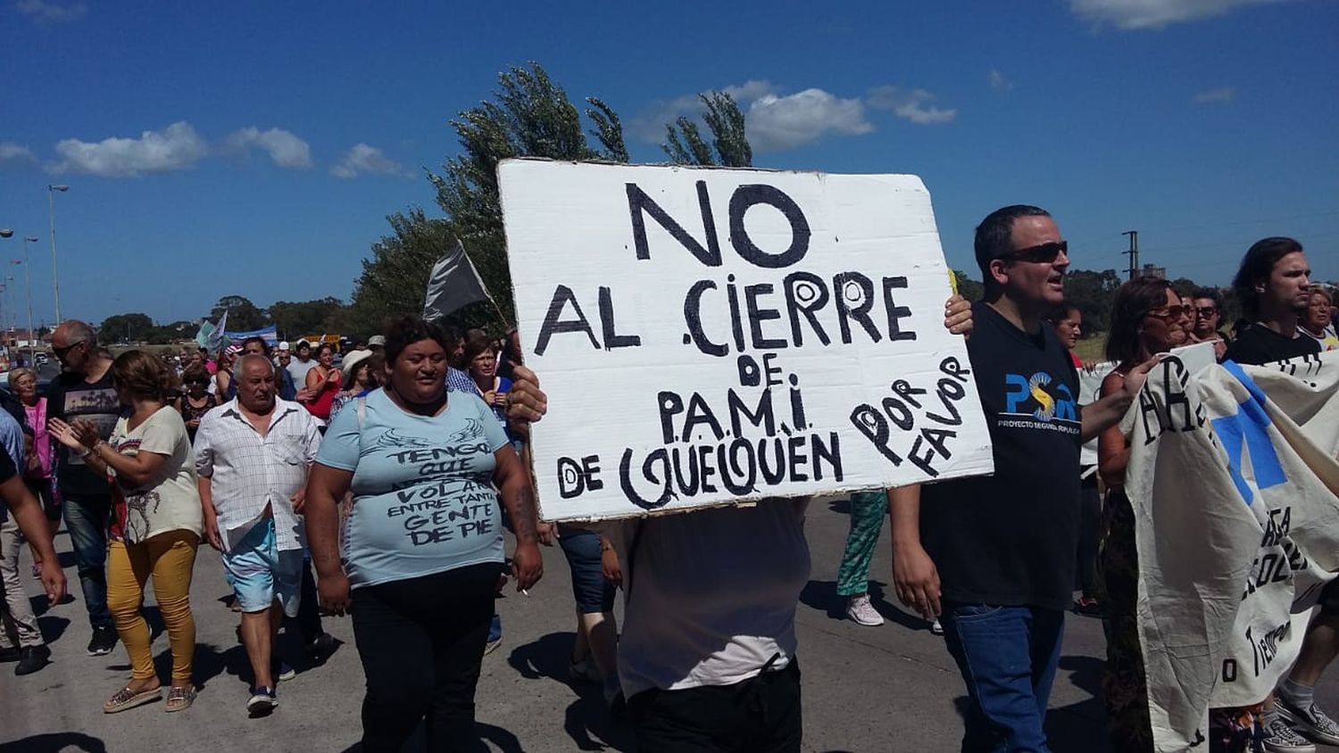 Necochea: Marcha por el cierre de una agencia de atención de Pami en Quequén 