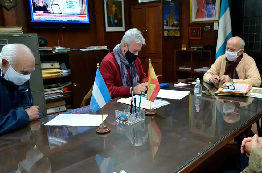 Cultura municipal renovó el contrato por el Teatro Colón