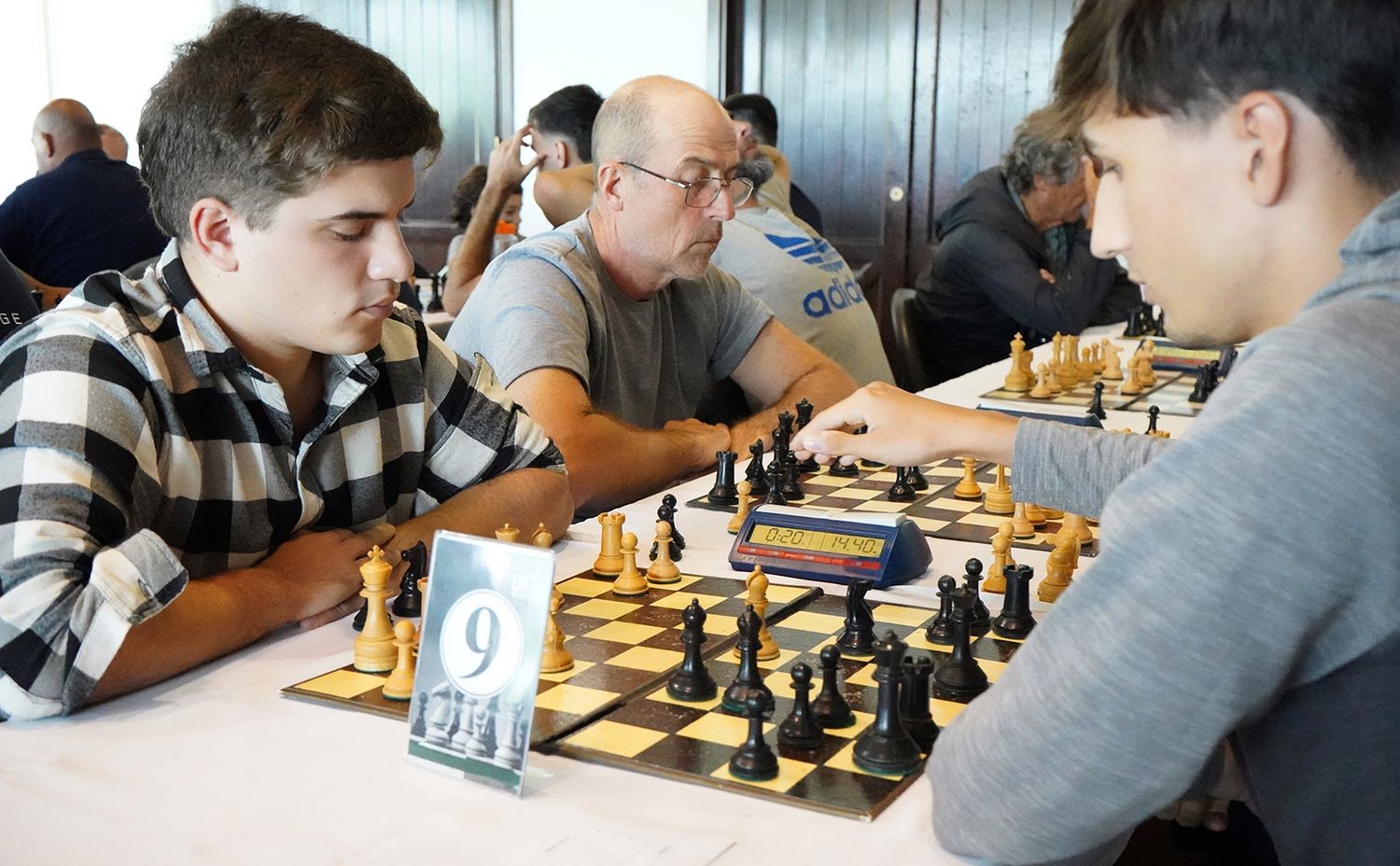 Presidente en juego. Facundo Foss Osma (a la izquierda)