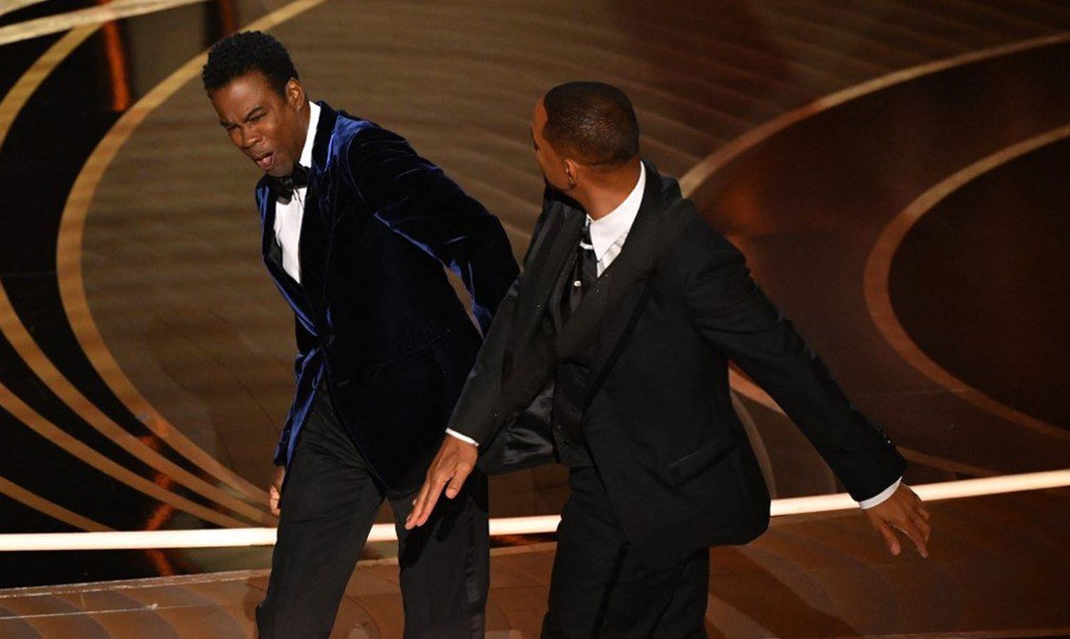 Y el lío no se acaba: policía estaba «lista para arrestar» a Smith después de la bofetada a Chris Rock