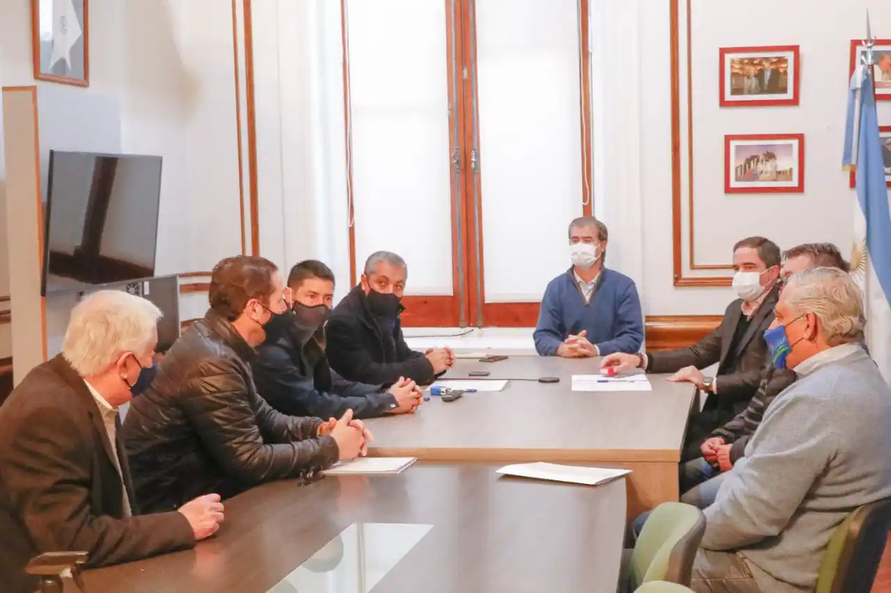 Se firmó un convenio para formar guardavidas con los municipios del Departamento