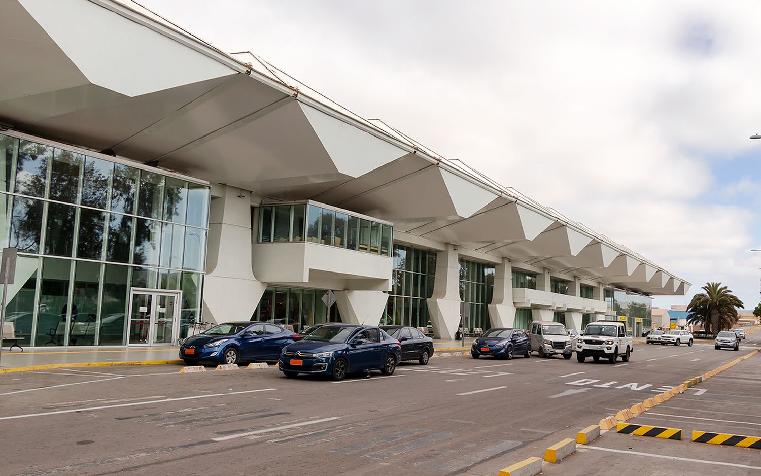 Invertirán más de 300 millones de dólares en ampliar los aeropuertos de Antofagasta y Copiapó