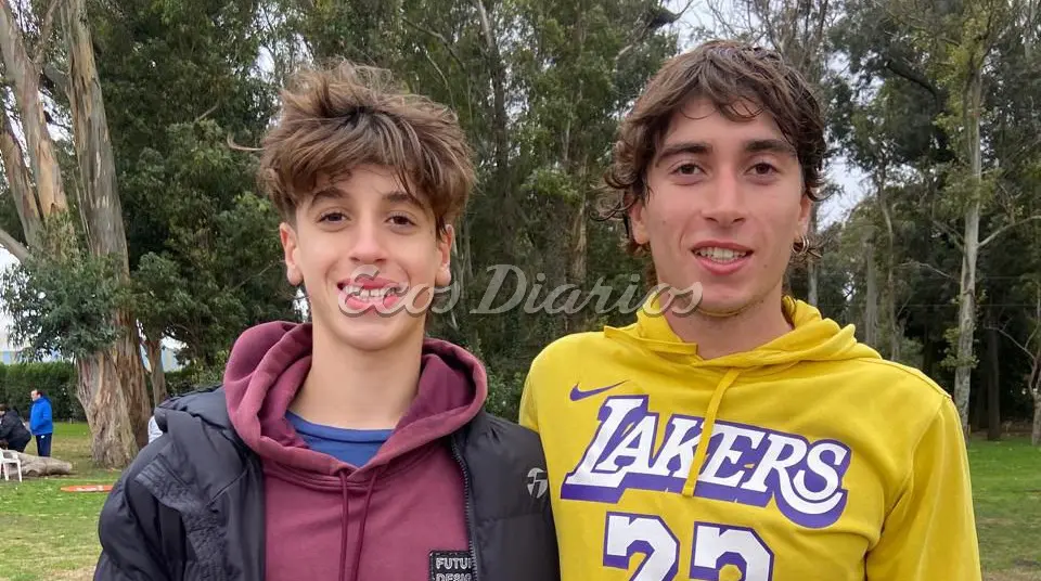 Los hermanos atletas de la Escuela Municipal. Fausto y Santino