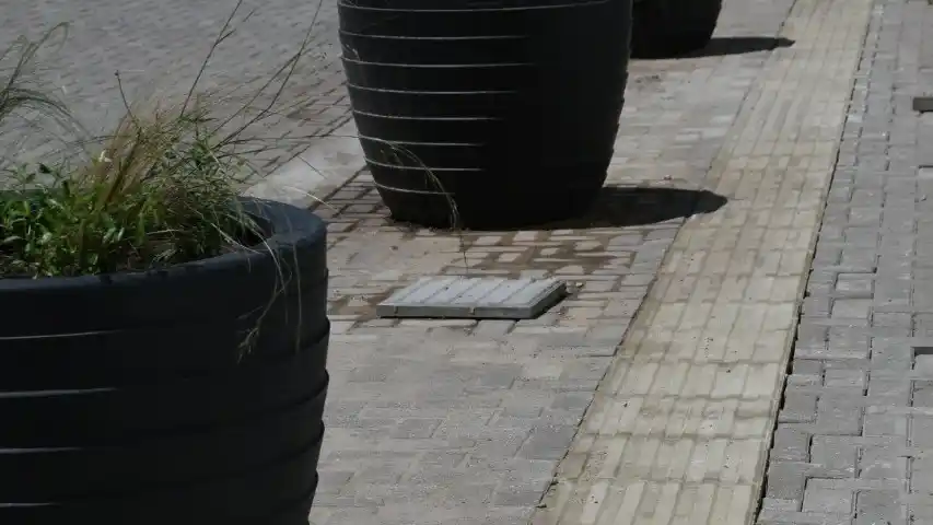 losetas podotáctiles. Plaza Cívica