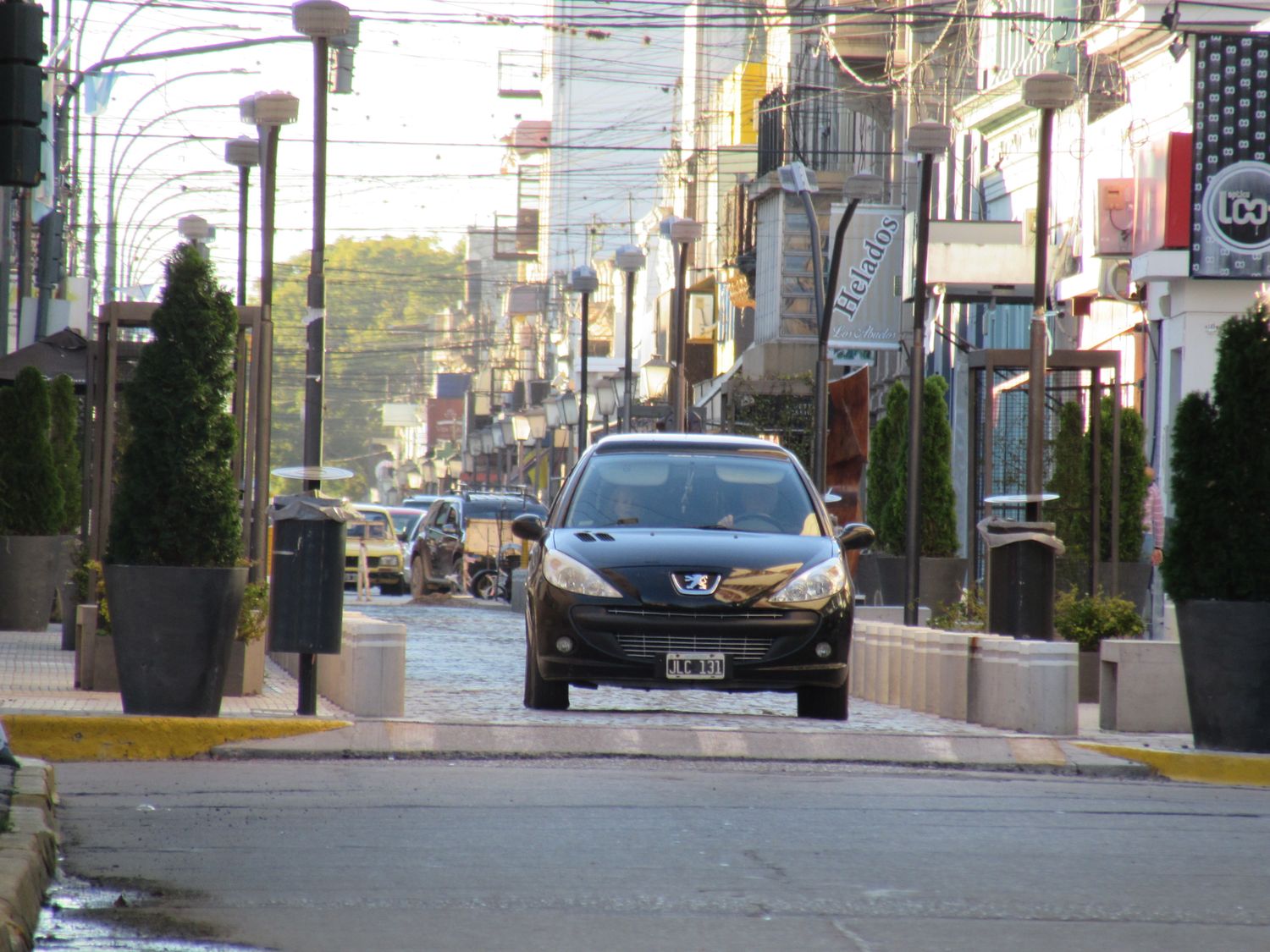 Habilitaron reuniones sociales y ampliaron horarios de bares