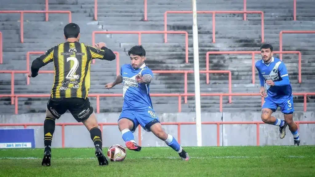 Santamarina viene de ser goleado por Alvarado.