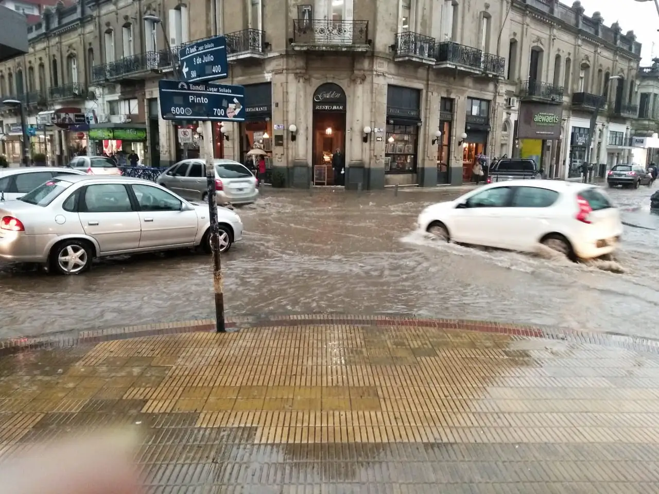 Fuertes tormentas, rayos y múltiples complicaciones