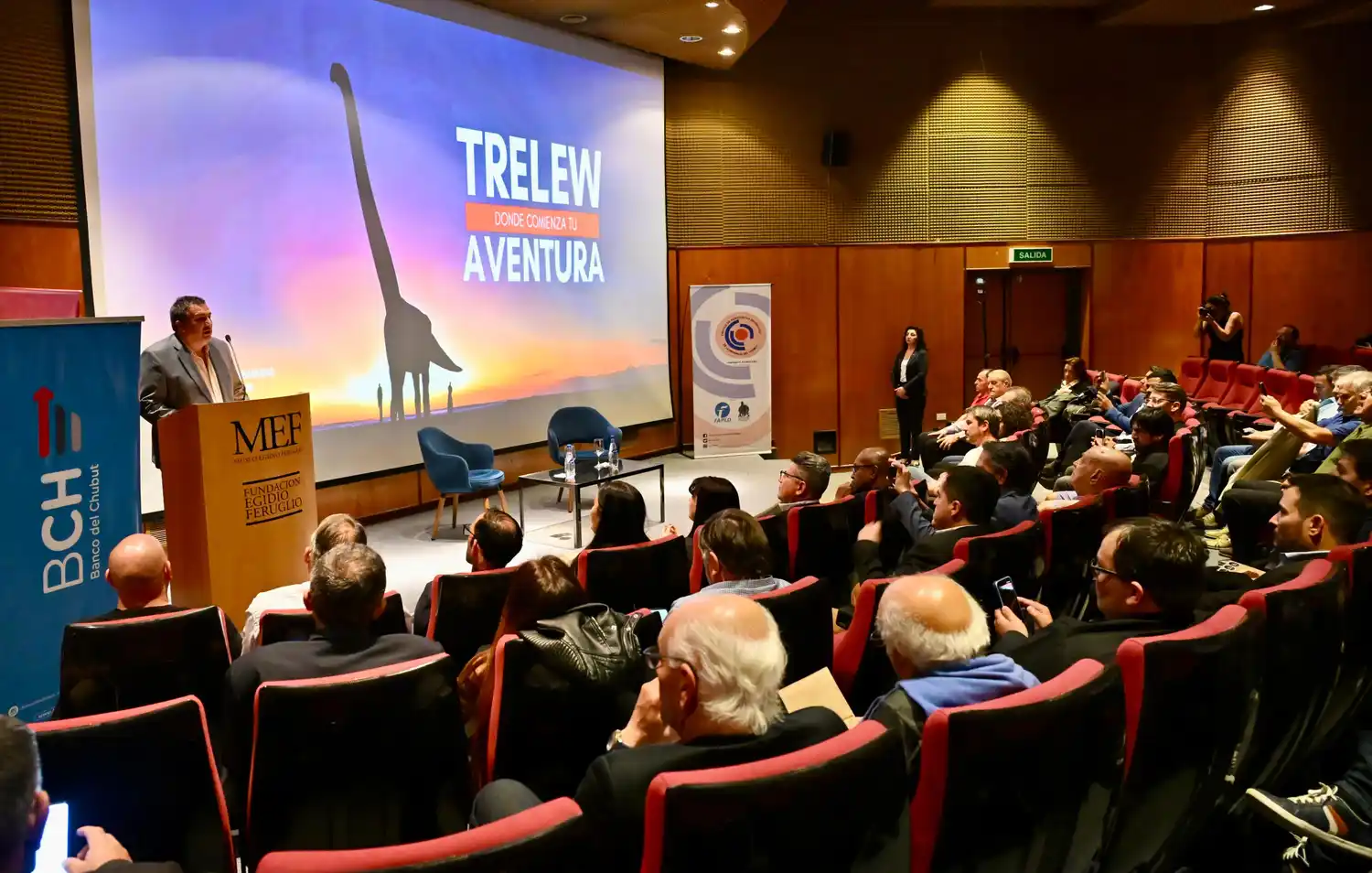 Acto inaugural del 55° Congreso Internacional de Periodismo Deportivo en  el Auditorio del Museo Egidio Feruglio.