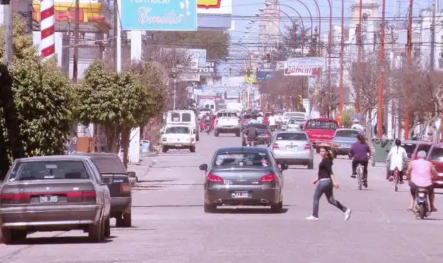 Extienden el estacionamiento medido en doble mano
