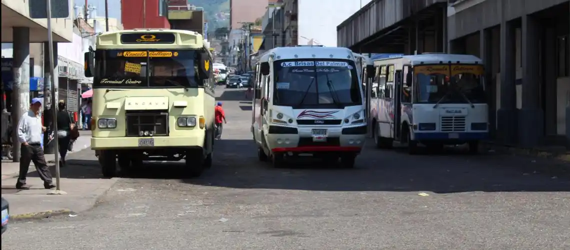 Régimen de Maduro suspendió el  transporte público en Táchira por COVID-19