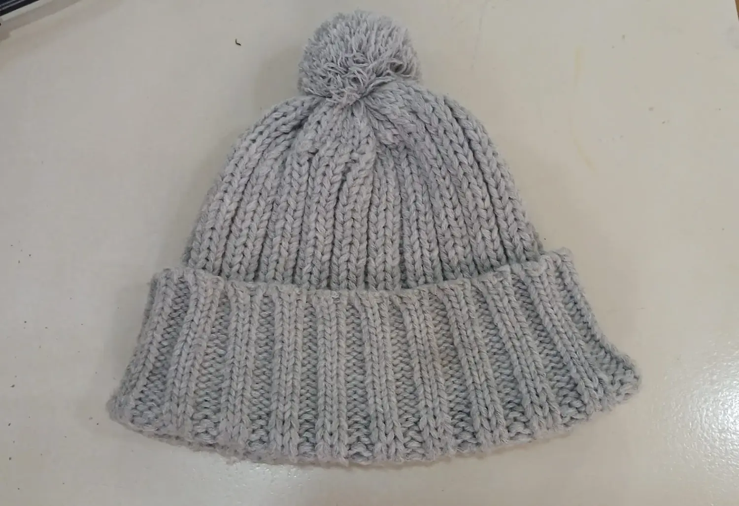 Gorrito de lana hallado en la zona céntrica