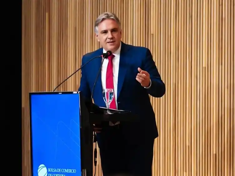 El gobernador Martín Llaryora