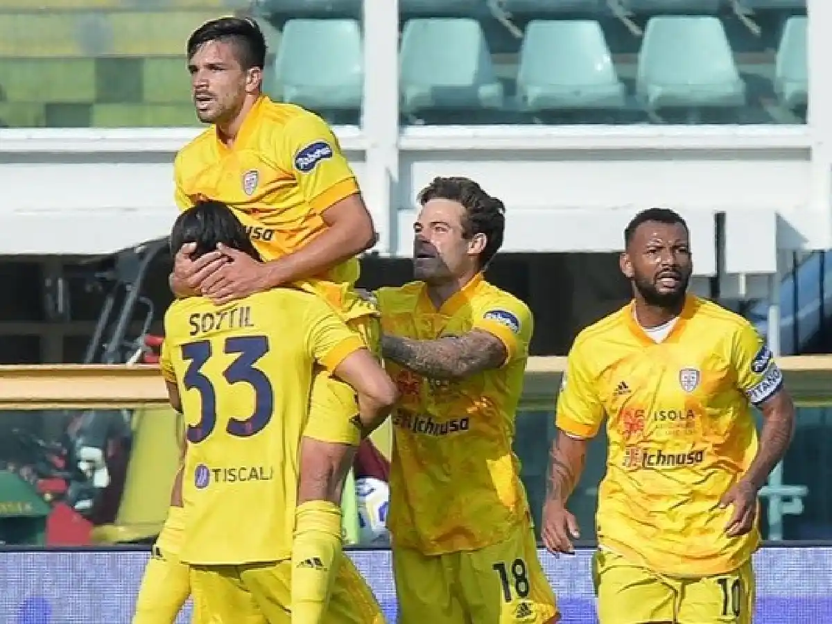 Pezzella celebró sus cien partidos en Italia con un gol 