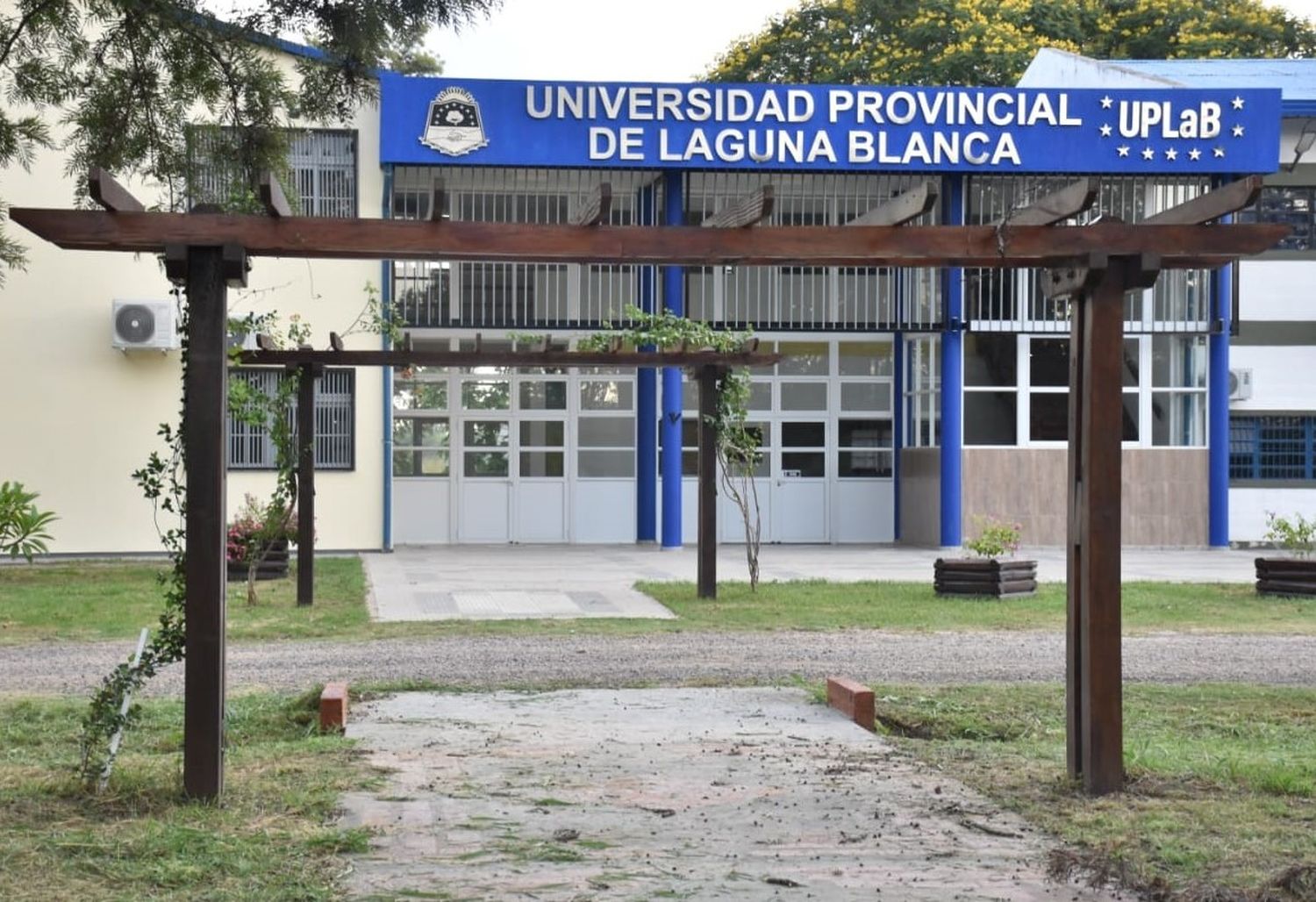 La UPLaB recibió el reconocimiento oficial y la validez nacional al título de Enfermero Universitario