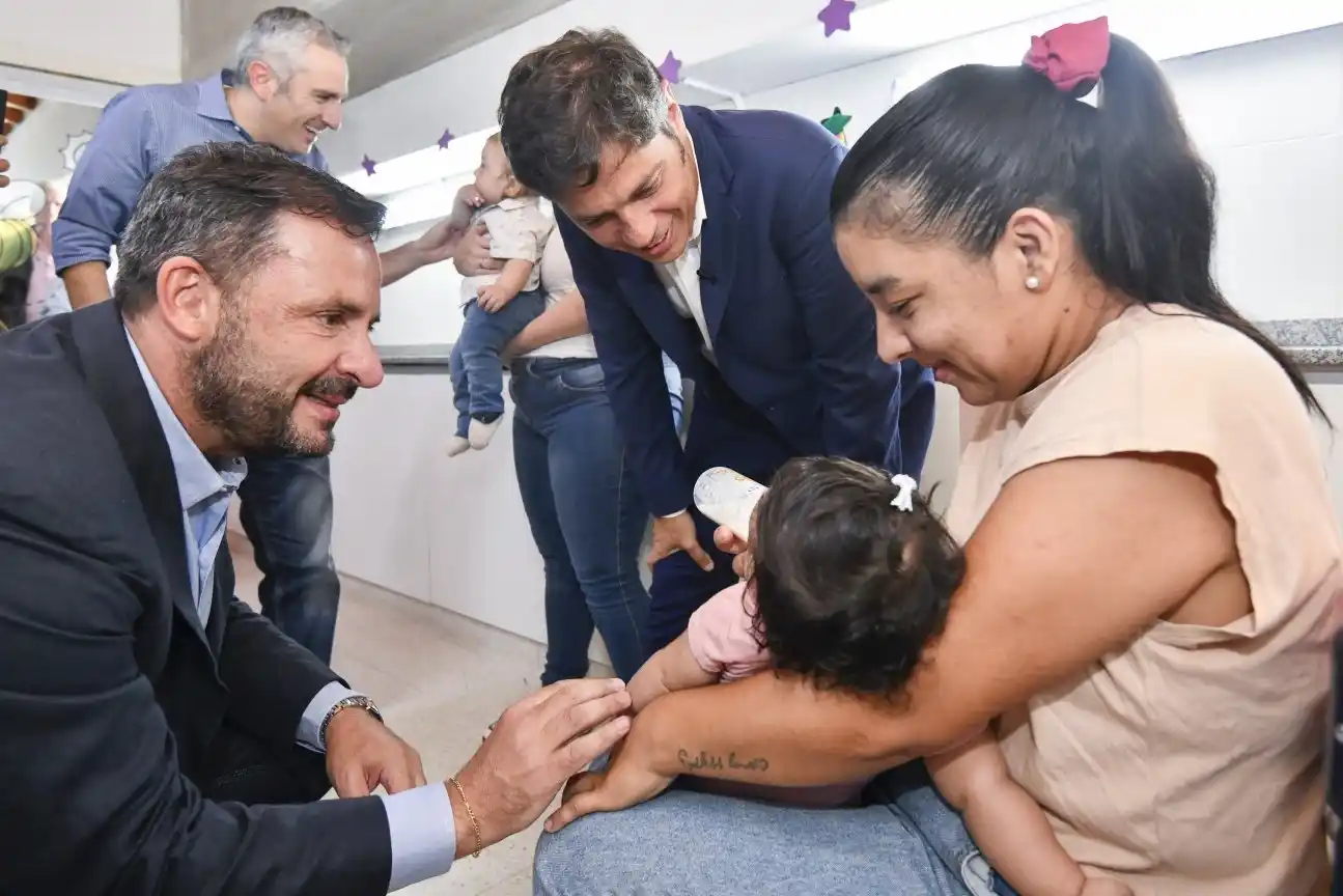 Sujarchuk con el Gobernador y Larroque en el CDI.