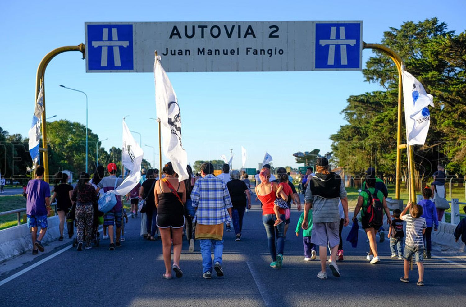 Vecinos buscan evitar futuros cortes totales de la Ruta 2