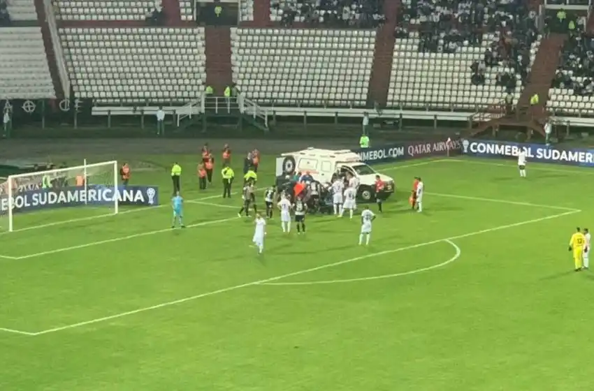 Maniobras de resucitación en pleno partido