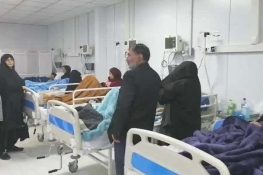 Continúa la alarma por intoxicación masiva con gas de niñas en colegios iraníes