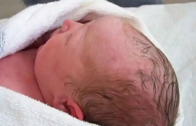 Vendió al bebé y se gastó la plata en un boliche