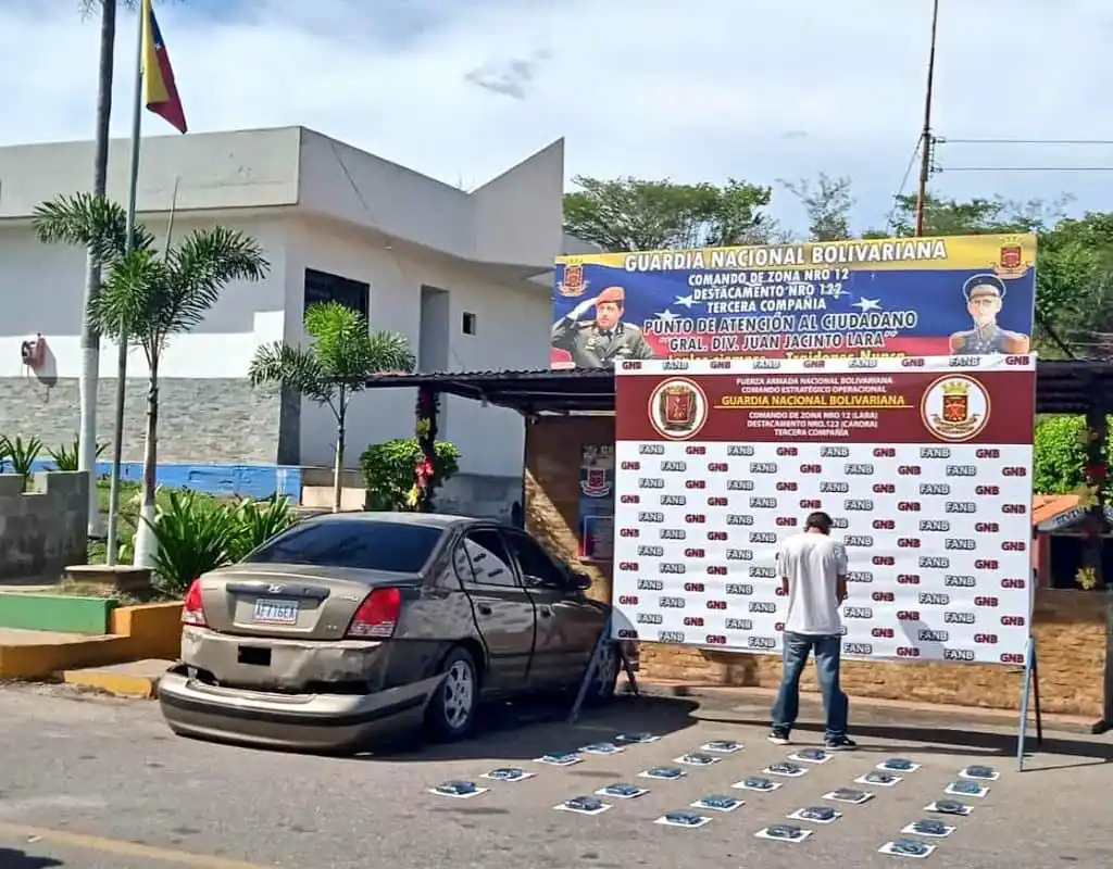 ¡CAE CON LOS KILOS!  Hombre fue detenido en Lara por transportar casi 25 envoltorios de droga