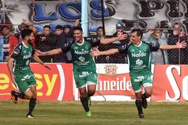Sarmiento derrotó a San Martín de Tucumán en la primera final del Reducido