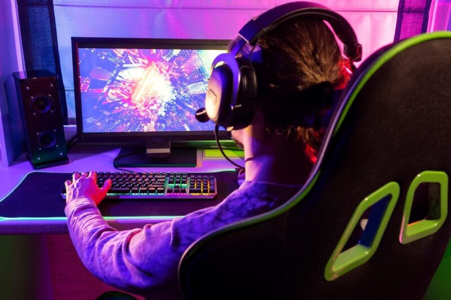 “Gran noche para unas partidas de Counter Strike 1.6”, destacó el vocero Manuel Adorni.