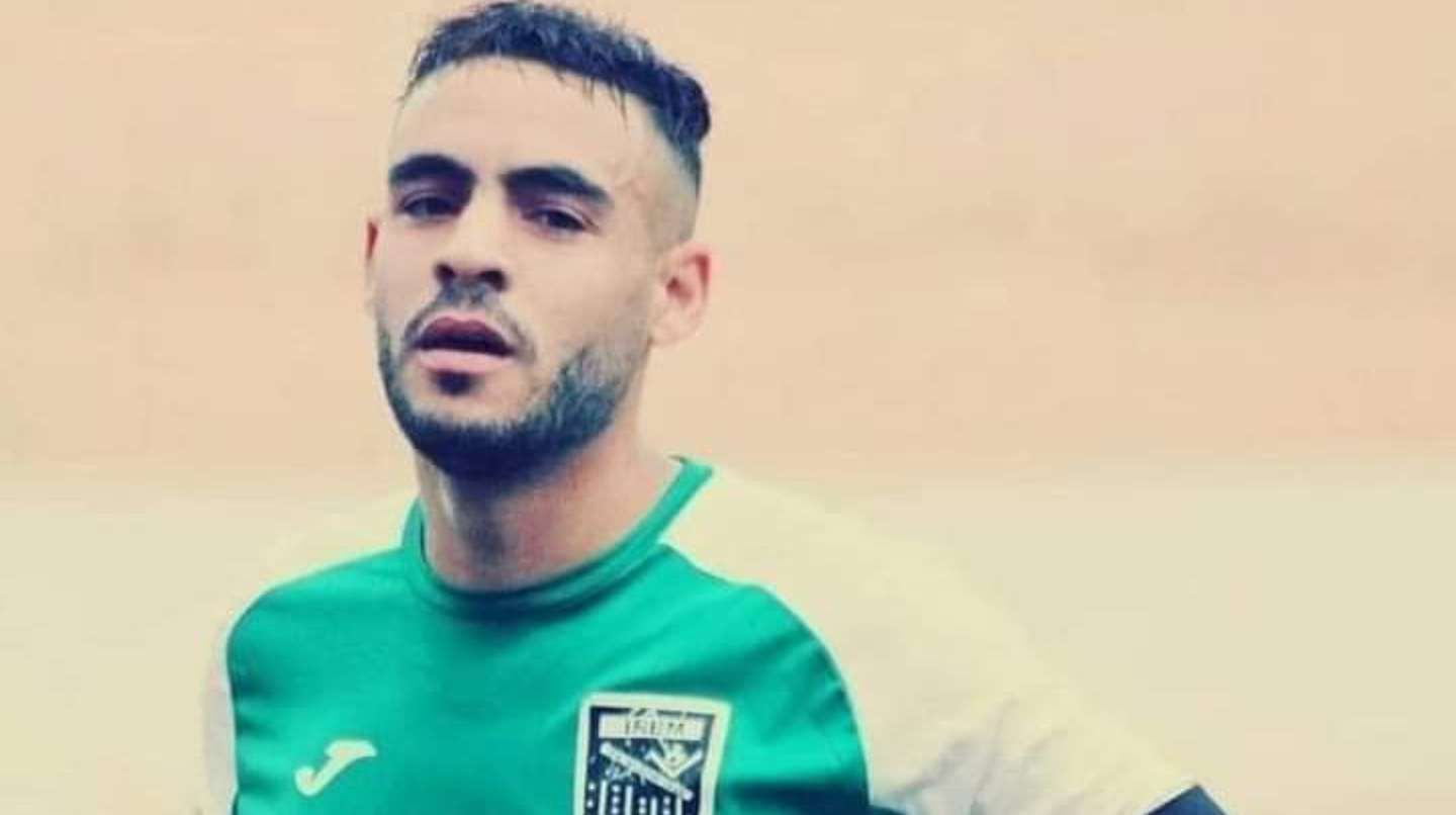 Murió un jugador de fútbol por un golpe en la cabeza en pleno partido