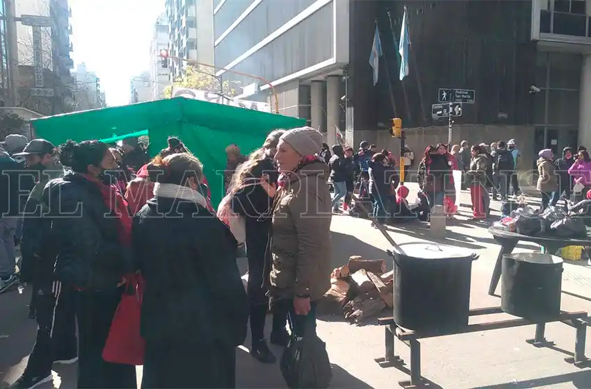 Ollas populares en pleno centro de Mar del Plata