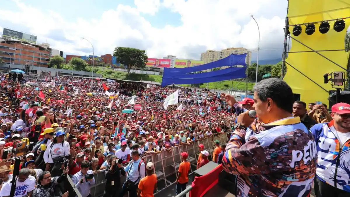 Maduro acusa a la oposición de estarse inventando historias para gritar la suspensión de las elecciones